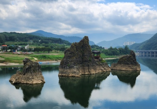 도담삼봉 사진