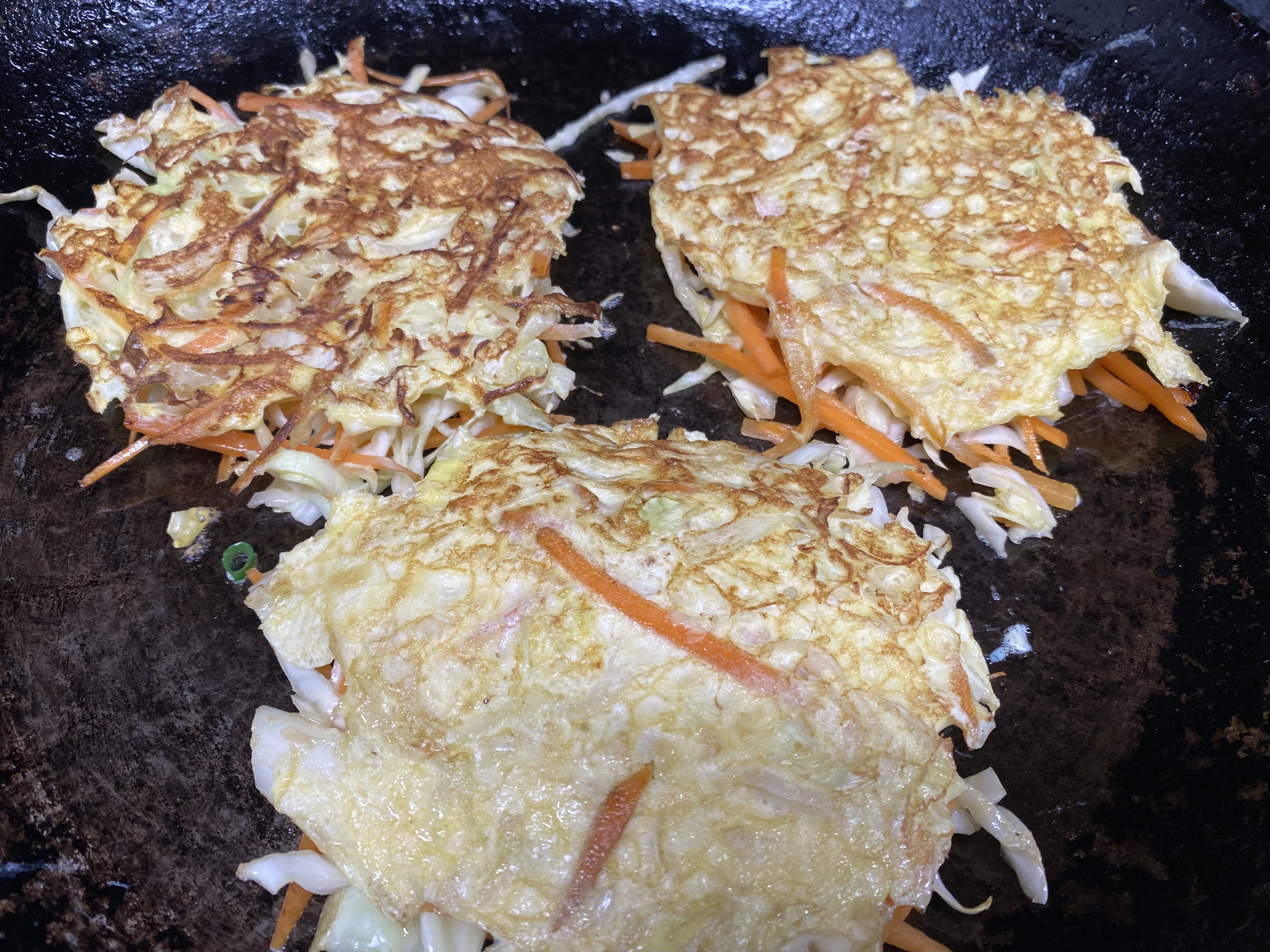 당근 양배추전 뒤집은 모습