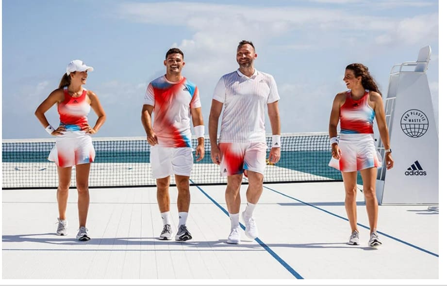 아디다스의 떠다니는 재활용 테니스 코트 VIDEO: Adidas + parley serve a recycled tennis court on australia's great barrier reef
