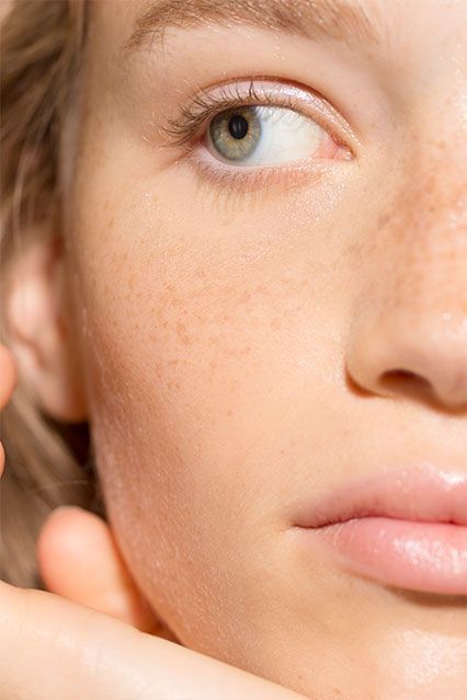 눈밑 떨림 증상 관련사진