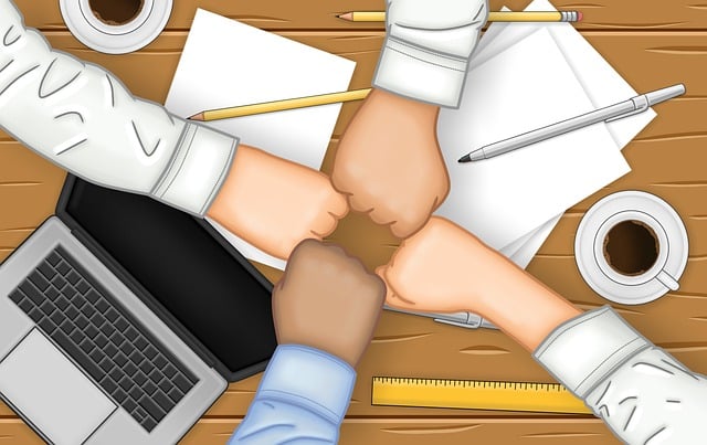 대한민국 스포츠 산업의 성공은 정부와 협회의 긴밀한 협력과 체계적인 지원 구조에 크게 의존하고 있습니다. 이들은 국민의 스포츠 참여 기회를 확대하고, 스포츠를 통한 경제적, 문화적 가치를 창출하며, 국제적으로 대한민국의 스포츠 위상을 높이는 데 기여하고 있습니다. 앞으로도 이러한 기관과 협회가 더욱 전문화되고 혁신적인 역할을 수행할 것으로 기대됩니다.