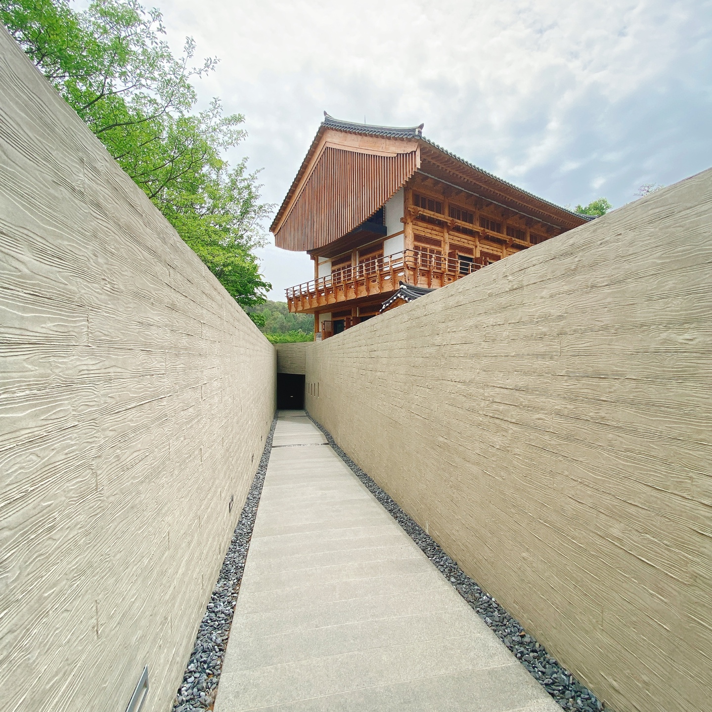 충북 청주 부모산 주봉마을 주봉저수지 한옥 북카페 인문아카이브양림 후마니타스