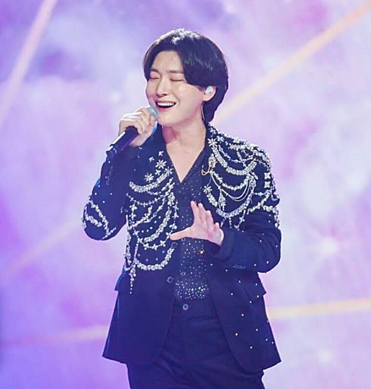 가수-김용빈