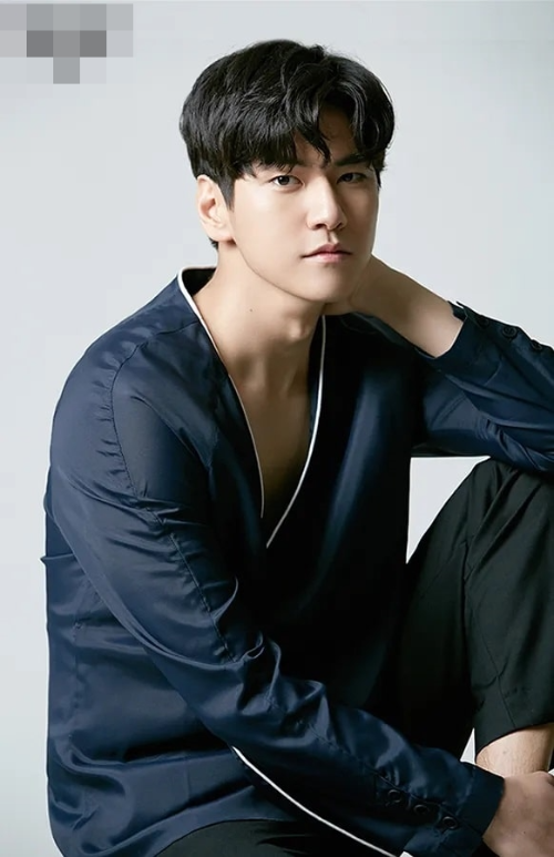 배우 김현준
