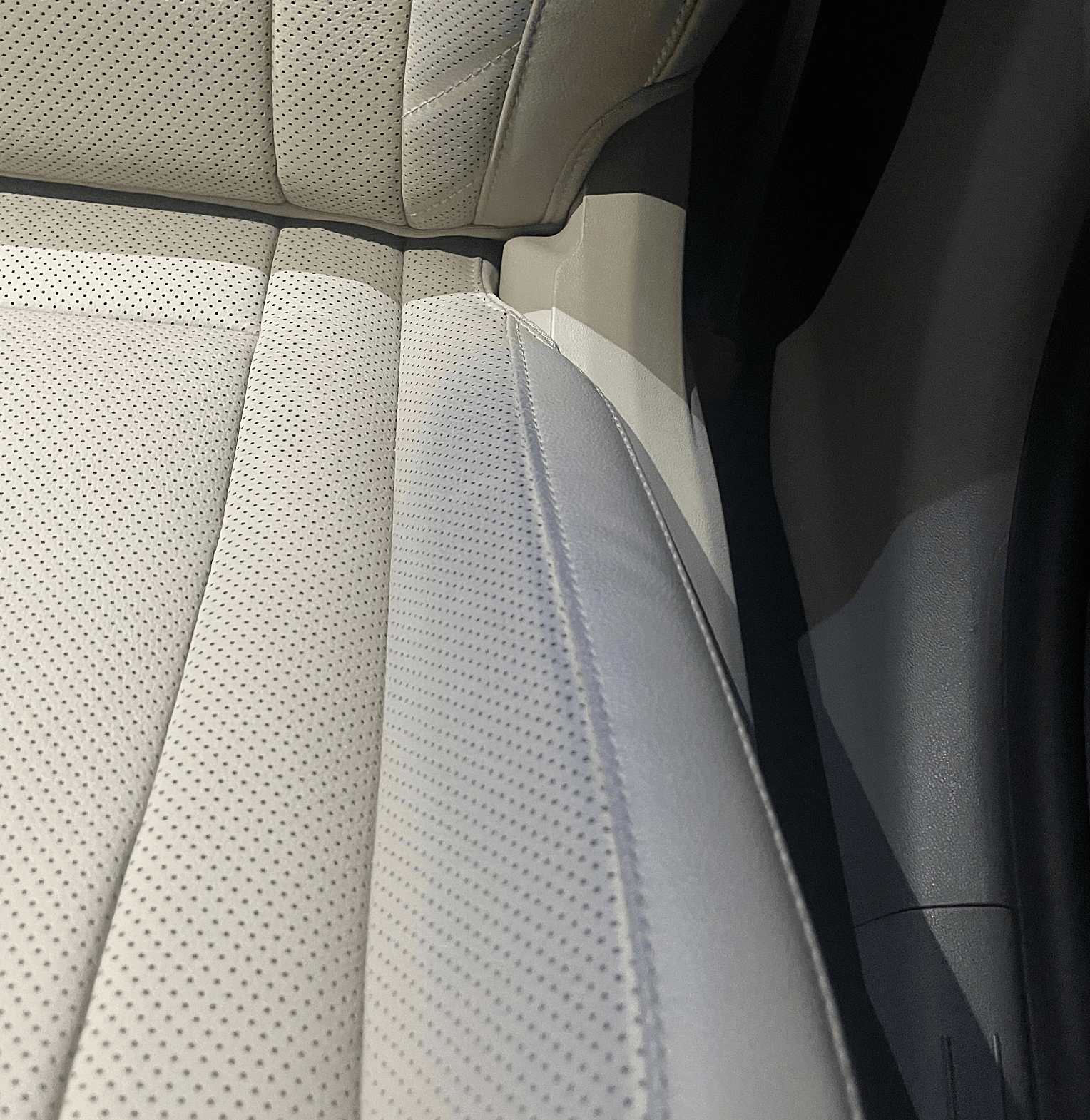 퍼렇게 오염된 시트