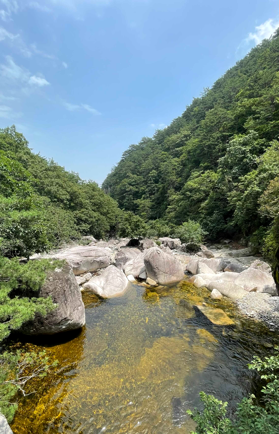쌍폭포 가는 길 계곡과 바위