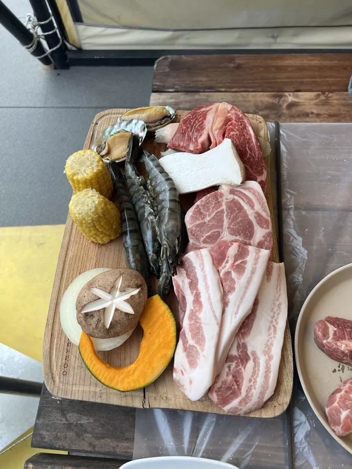 속초롯데리조트_숯불바베큐_더가우_고기1