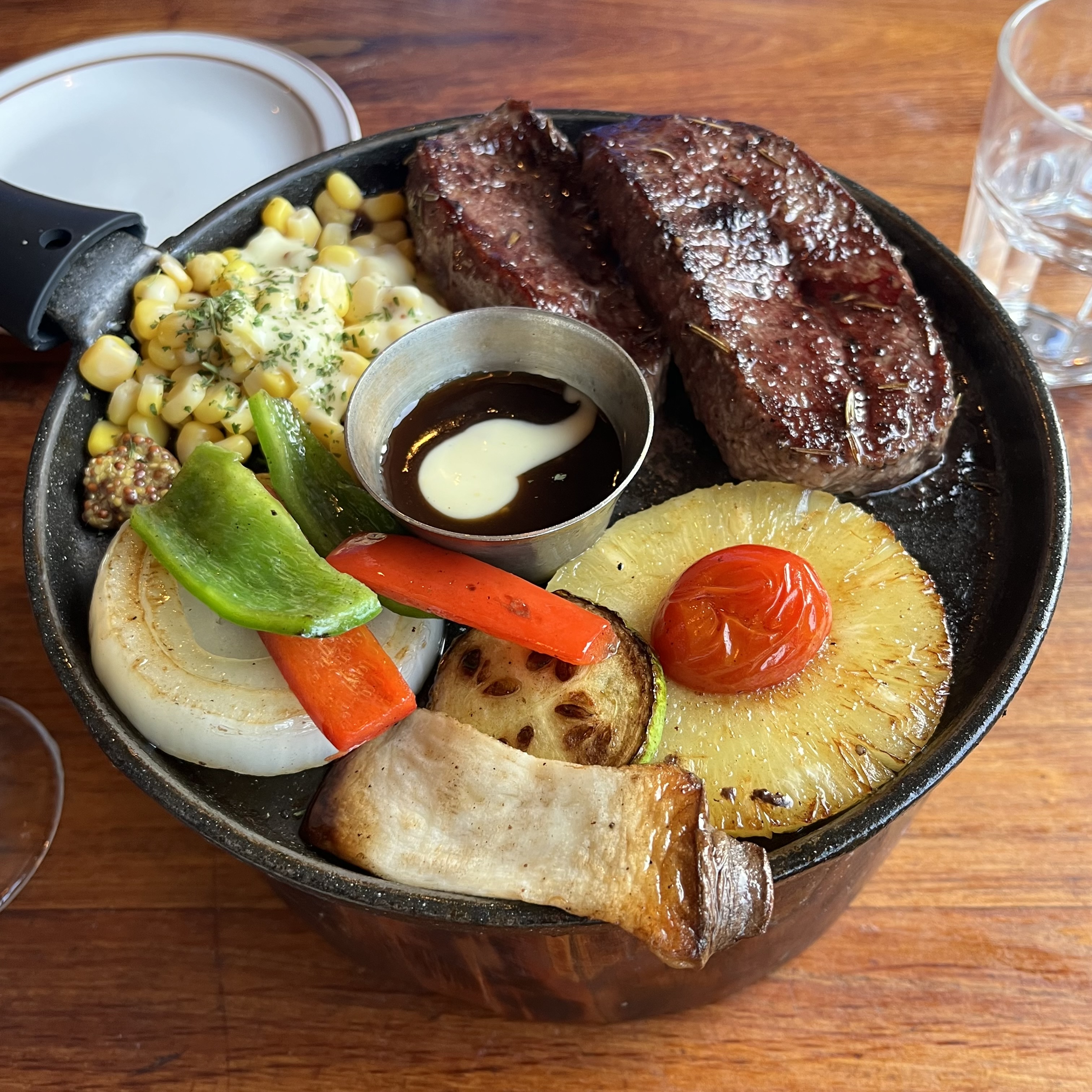 10달러 스테이크 메뉴 사진