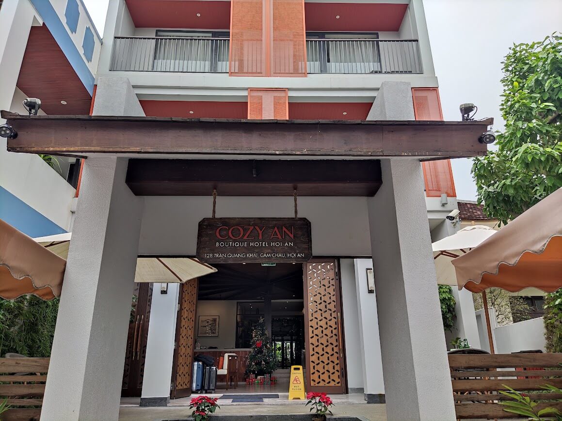 코지 안 부티크 호텔 정면 입구