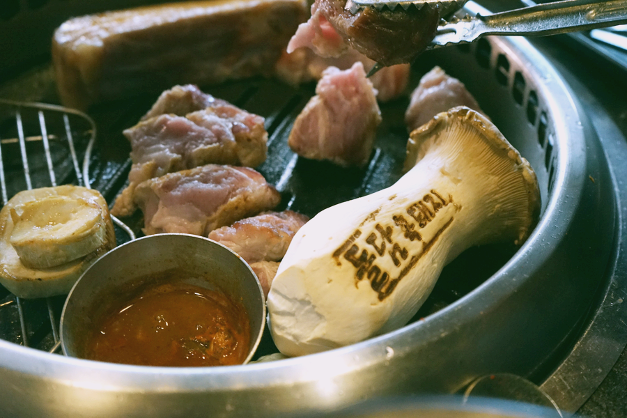 제주 중문 흑돼지 맛집 중문 돌담흑돼지 Jeju Jungmun Black Pork Restaurant &lsquo;Jungmun Doldam Heukdwaeji&rsquo;