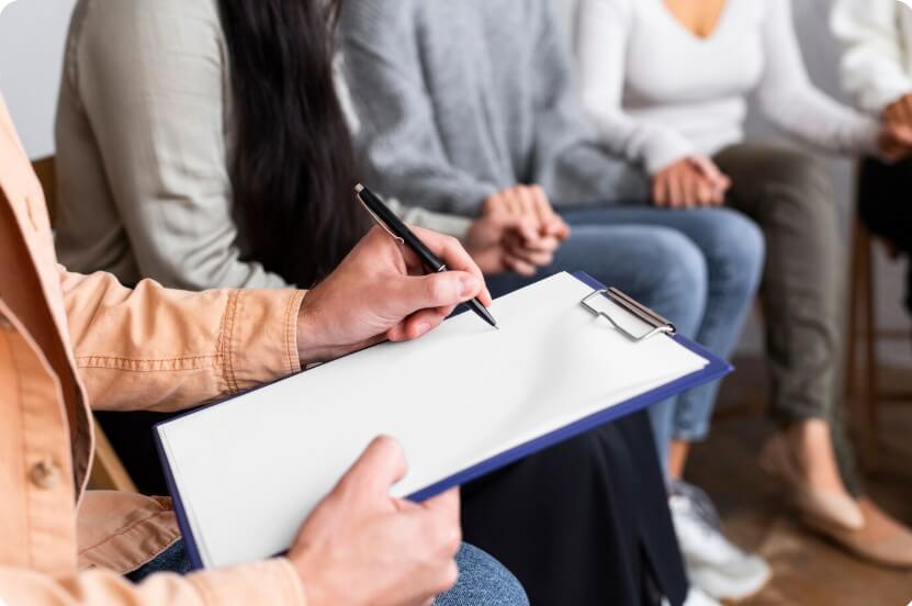 의사와 환자가 상담 중인 모습