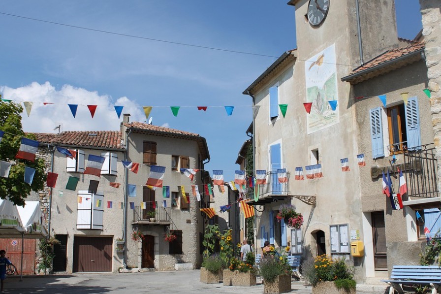 디지털 노마드, 공휴일