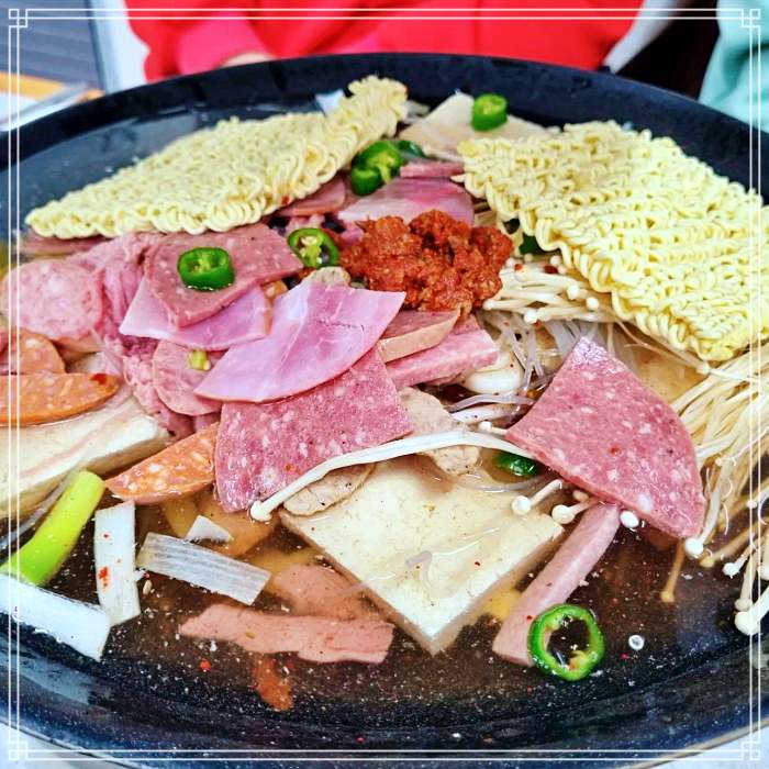 의정부, 부대찌개거리 맛집 Since 1972년 전통 노포, 부대찌개