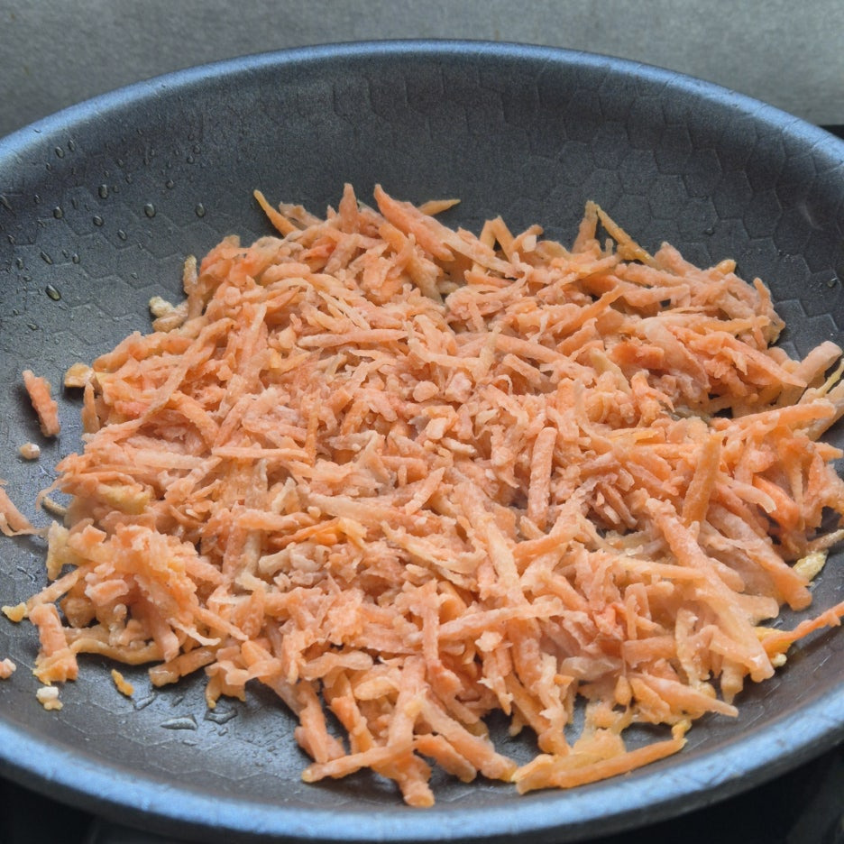 당근전, 당근전 레시피, carrot pancake, healthy recipe, 간단요리, 초간단 레시피, easy cooking, 집밥, homemade food, 당근요리, vegetable recipe, 다이어트 식단, low calorie recipe, 간식 만들기, quick recipe, 자취요리, cooking tips, 전분요리, gluten free recipe, 한국요리, korean food, 부침개, 팬요리, 5분요리, 건강식, 간편식, 채소요리, diet food, snack recipe, simple cooking