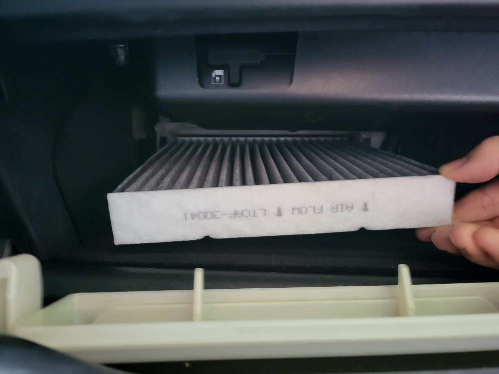 ES300h 실내 에어컨 필터 교체하기