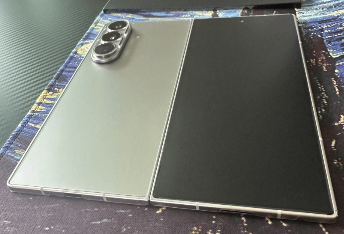 갤럭시 폴드7 2개월 사용후기 – 아이폰 유저가 느낀 진짜 장단점 총정리