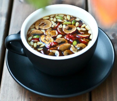 한국의 떡 종류 깻잎떡-대추차