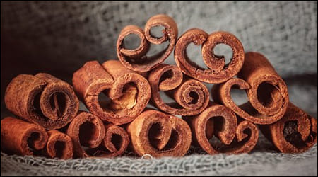 계피가 차곡차곡 쌓인 모양