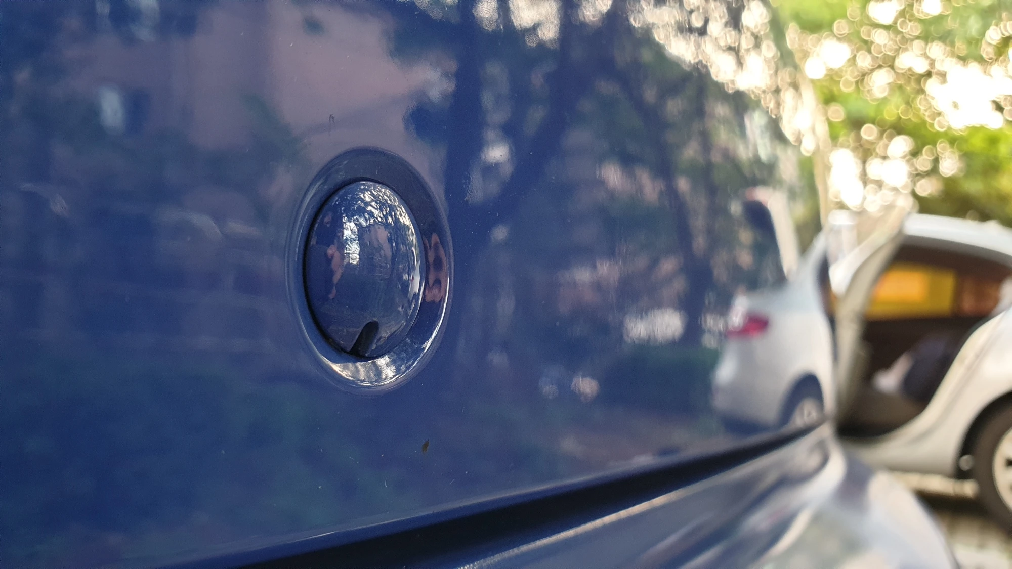 전면 커버 닫은 모습