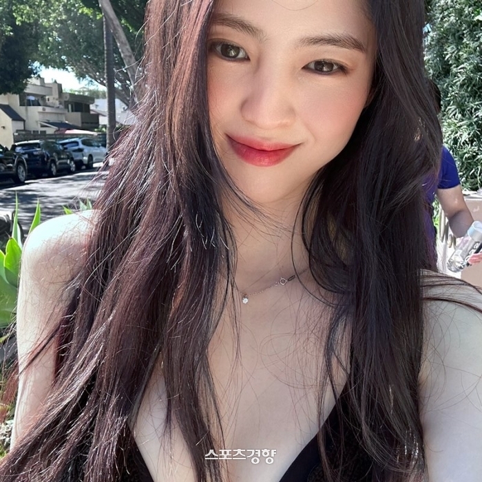 한소희 프로필 다리 과거 레전드 키 엄마 가족 키 집안 부모 인스타