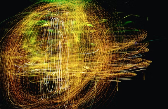 우주 방사선 입자가 우주선에 부딪히는 시각