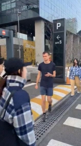 ํ๊ต์ ๋ํ๋ ์ต๋ง์ฅ์ '๋นํ๋ฆญ ๋ถํ
๋ฆฐ'