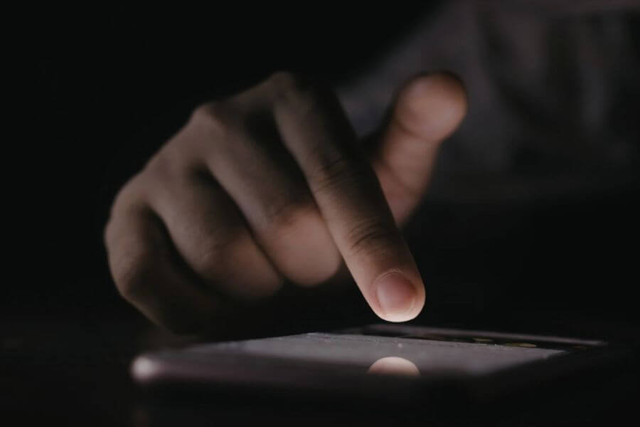 스마트폰 화면 밝기 자동 설정 방법