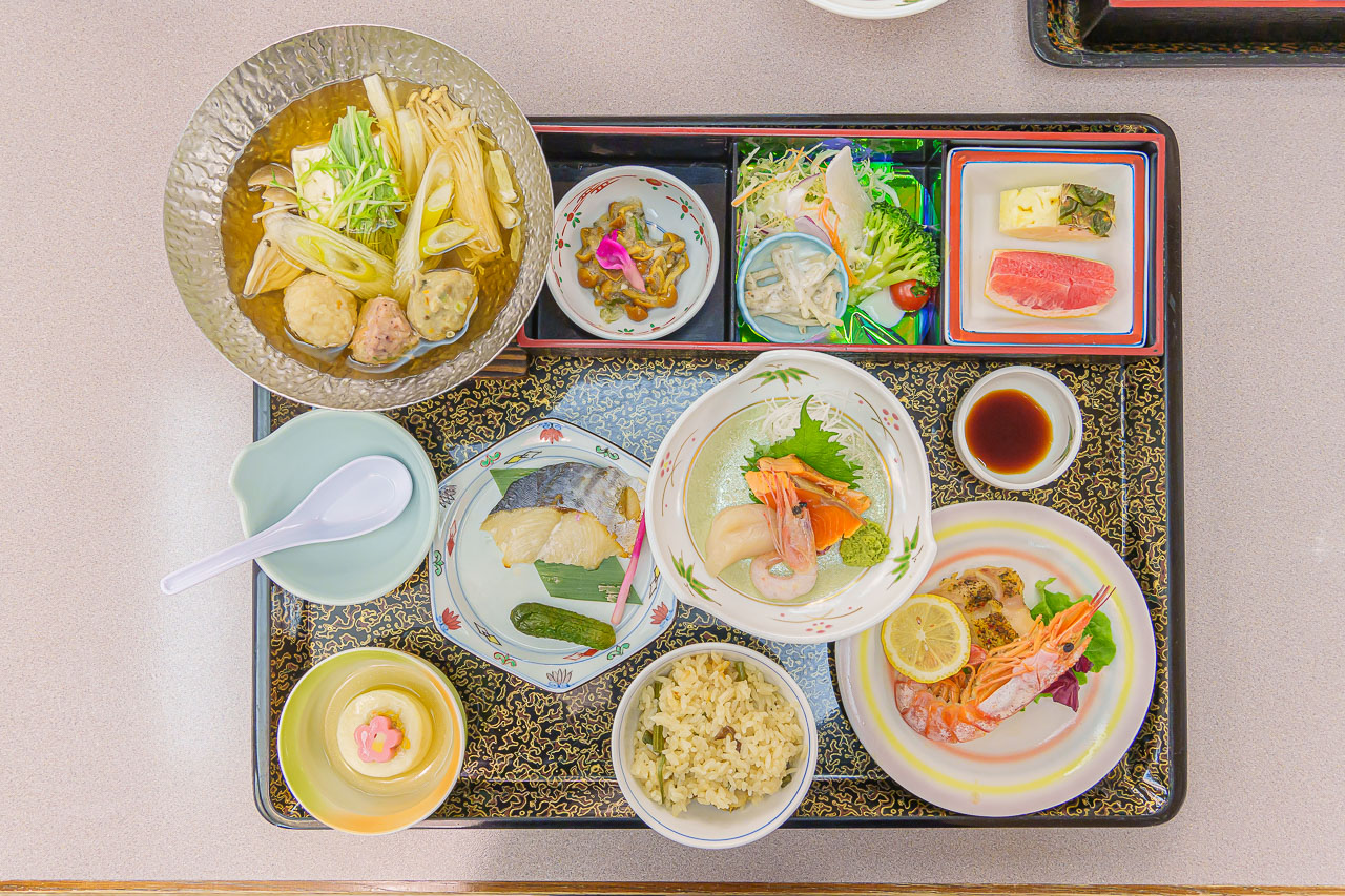Toya Kanko Hotel: A Winter Lake View and Japanese Meals — original photograph 26