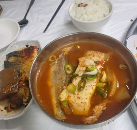 조기매운탕백반