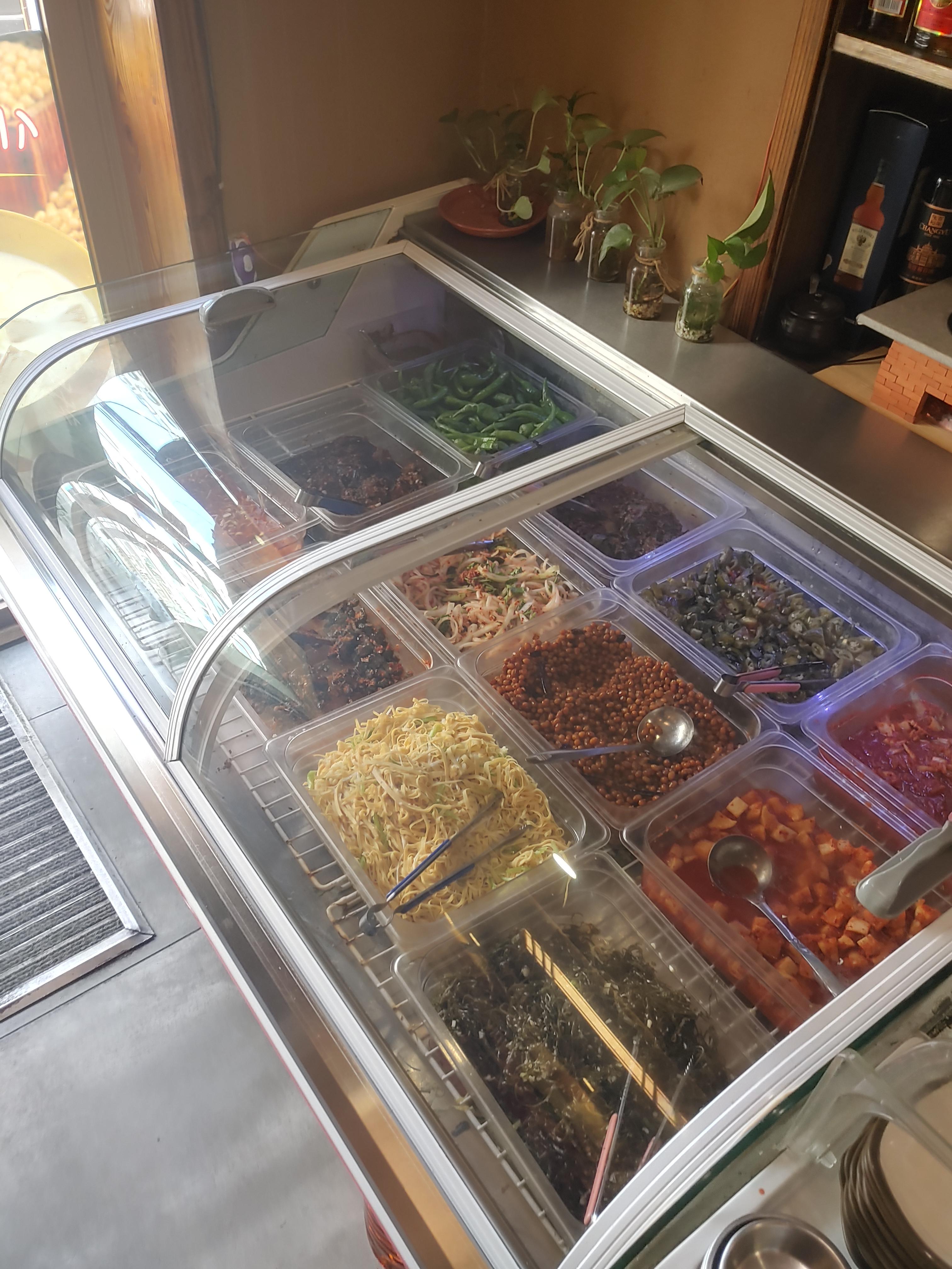 만기탕 국밥집 반찬들