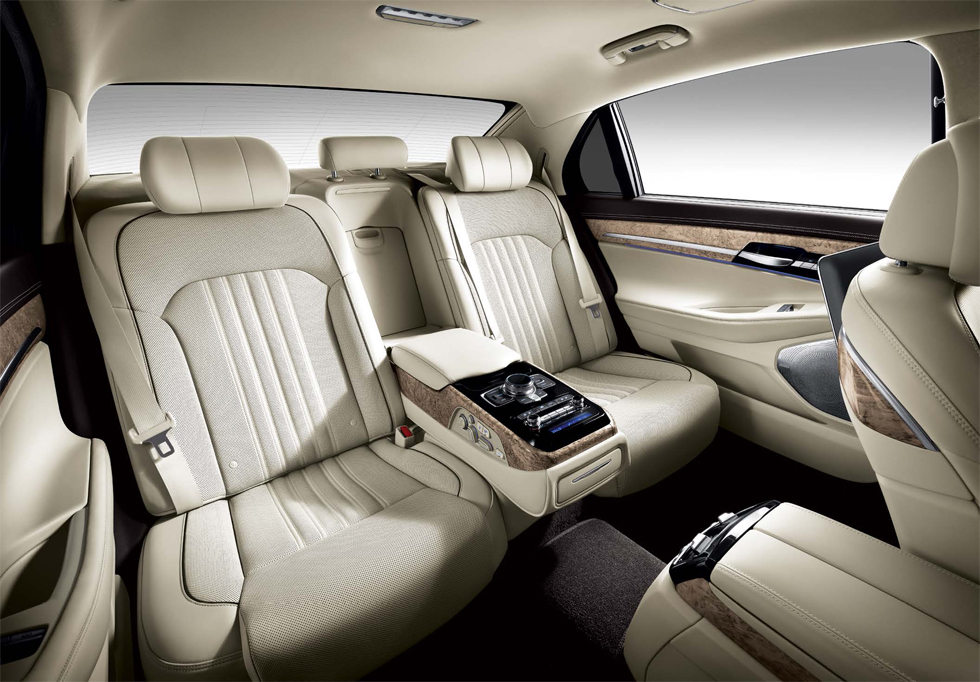 제네시스 EQ900 2018년형 2열 뒷자리