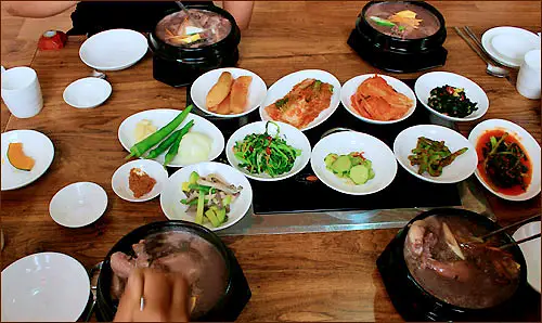 여름 보양식 흑미특전복삼계탕, 꾸지뽕전복삼계탕 삼계탕 맛있는 곳 추천