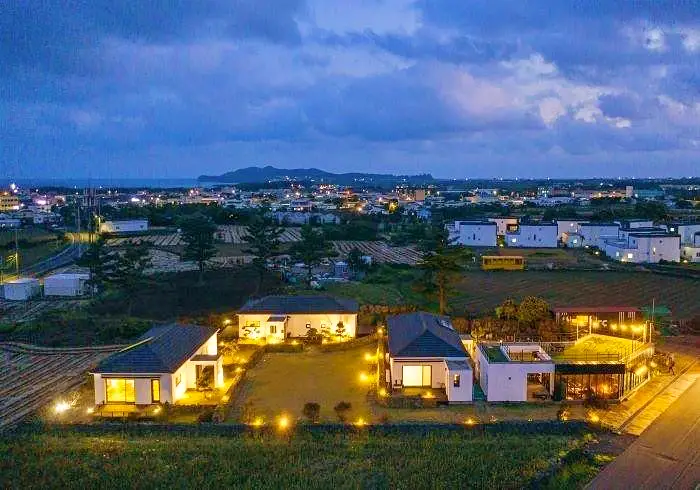 1박2일 제주하루살기 담쟁이 넝굴이 둘러싼 산방산 뷰 스파 펜션 가볼만한 곳 제주 서귀포 숙박 추천 소개