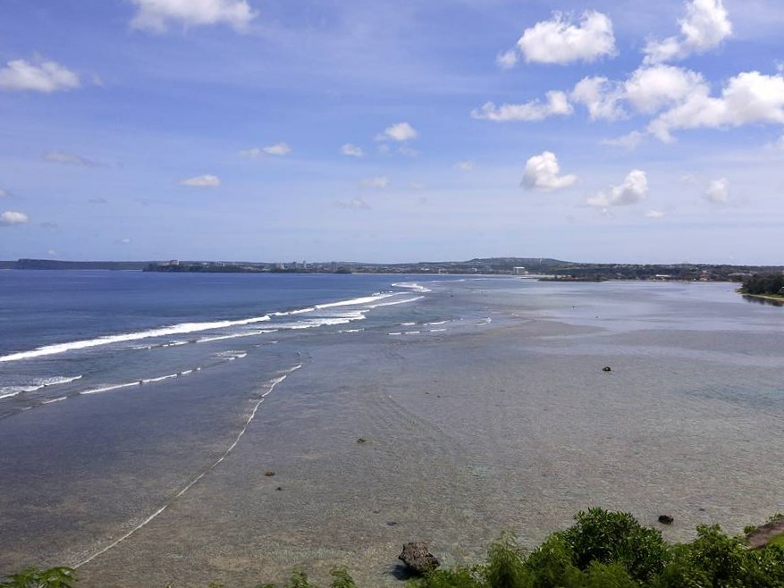 라떼 오브 프리덤 전망대에서 본 투몬 비치