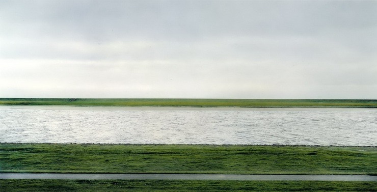 Andreas Gursky Rhein II (1999)