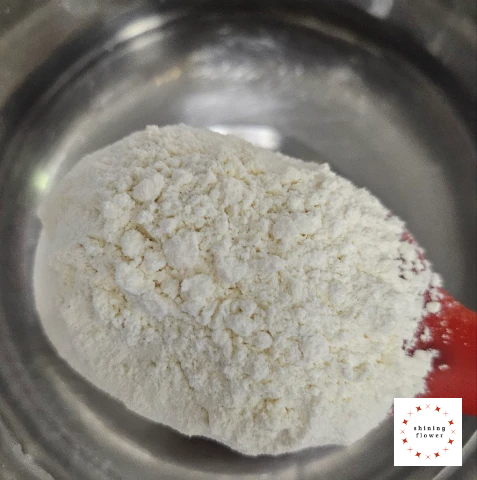 부추전-냉수에 부침가루 넣기