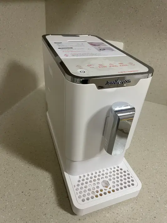 제니퍼룸 커피머신 측면모습