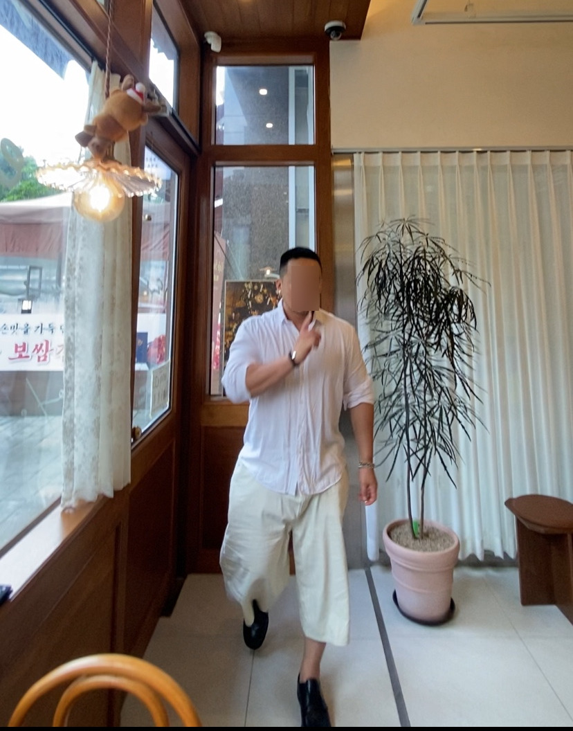 데일리룩('26. 7. 26.)케이엔드 나바호 터키석 비즈목걸이, 무신사스탠다드 텐셀 린넨셔츠, 무신사스탠다드 린넨라이크 버뮤다 데님팬츠, 킨치 SHOWER 808 더비슈즈 구두