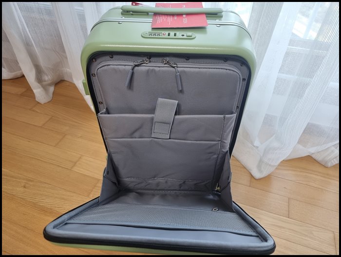mxi-2022-와이드-핸들-캐리어-지퍼열었을때-사진