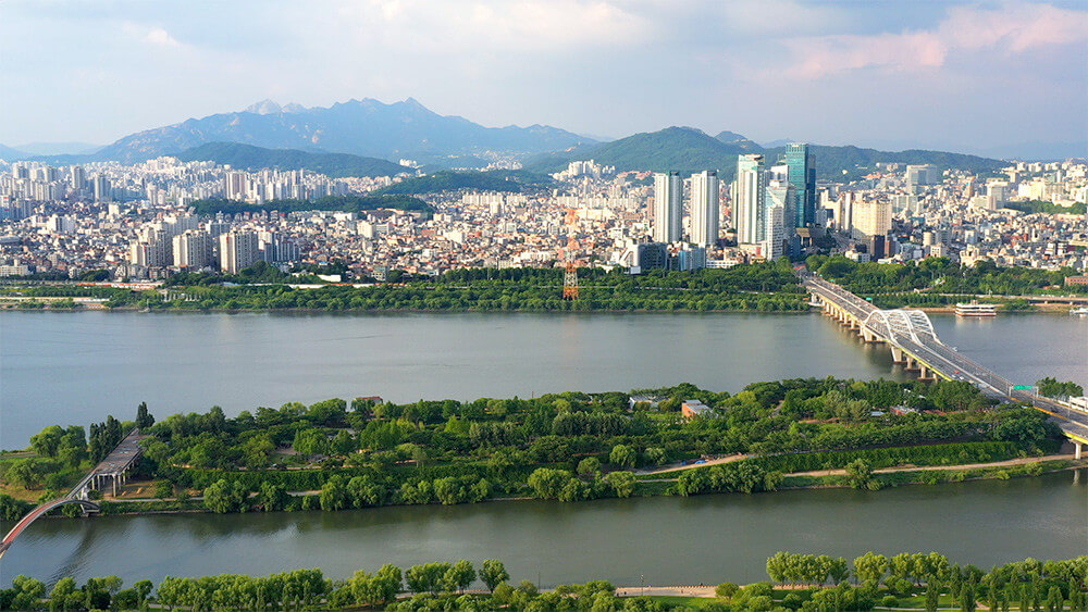 땅에 쓰는 시 등장인물