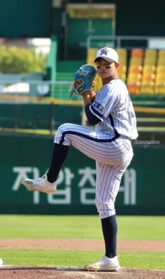 LG 신인 김영우 엘지 김영우 선수 전력 홈런 루키_10