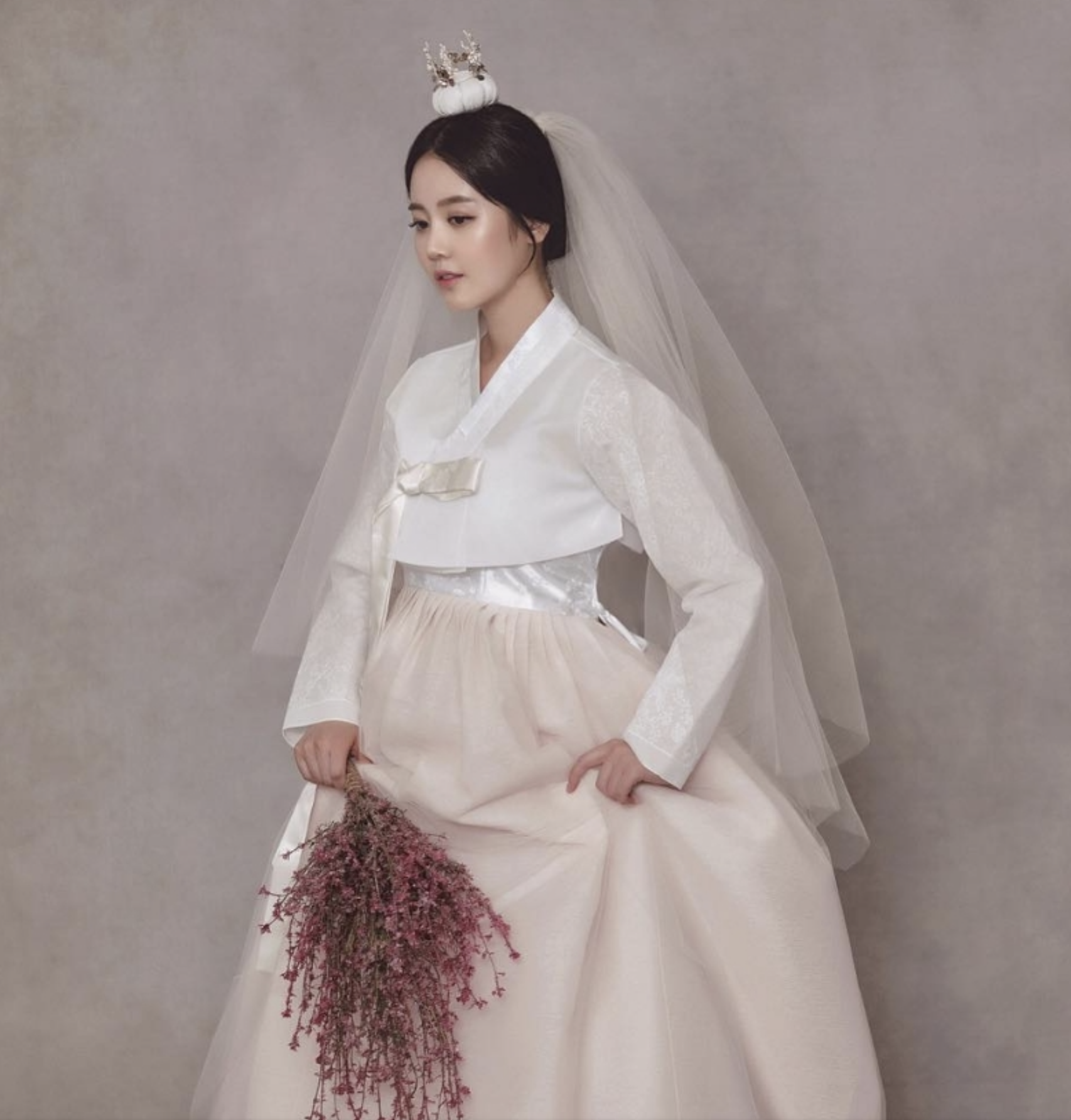 신고은 한복