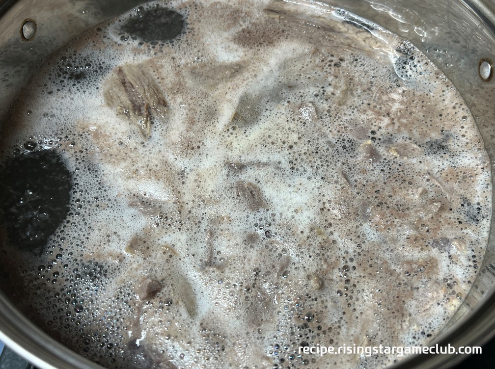 소고기 육수 불순물