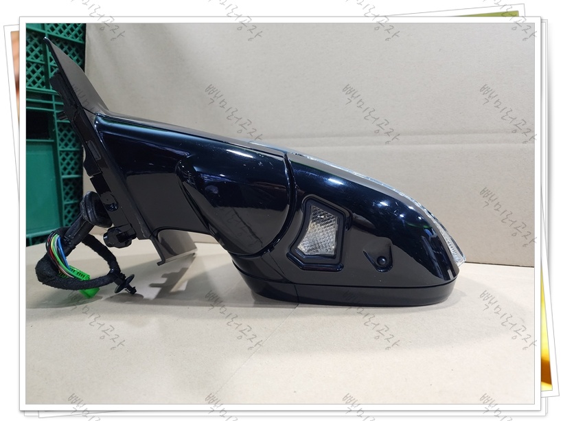 볼보 V40 중고사이드미러 하단부