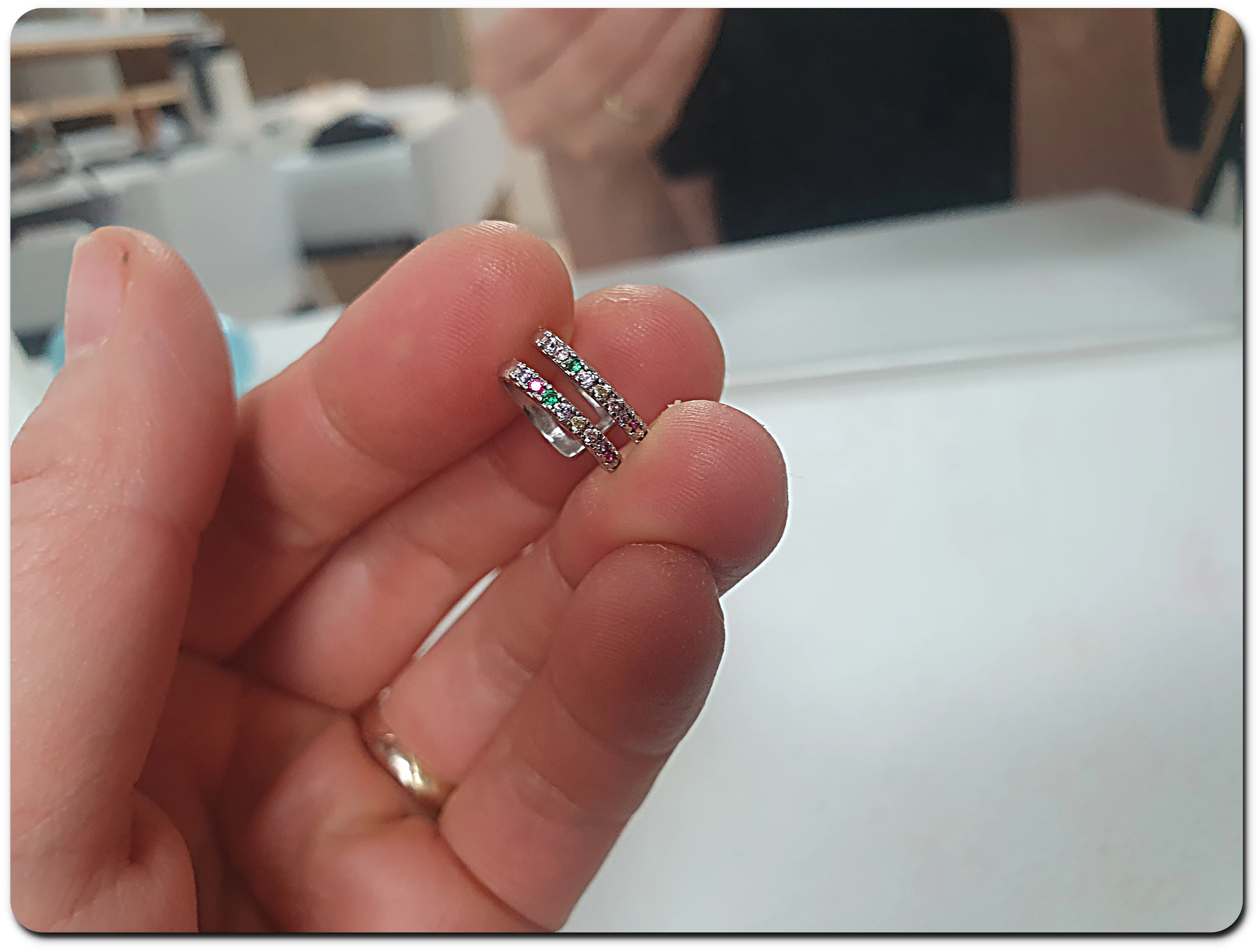 테무에서 구매한 알록달록 이어커프