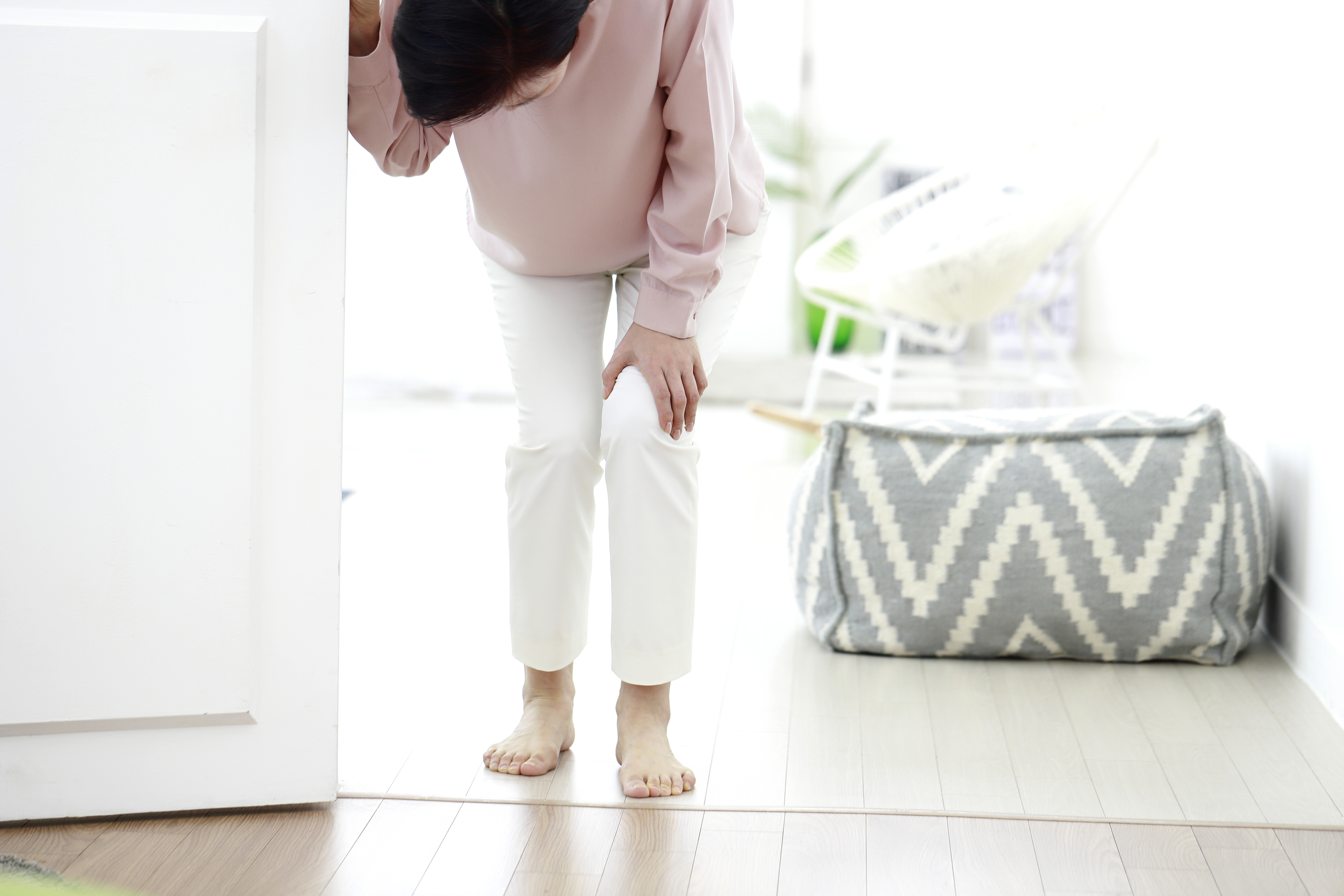 현기증을 호소하는 여자 사진