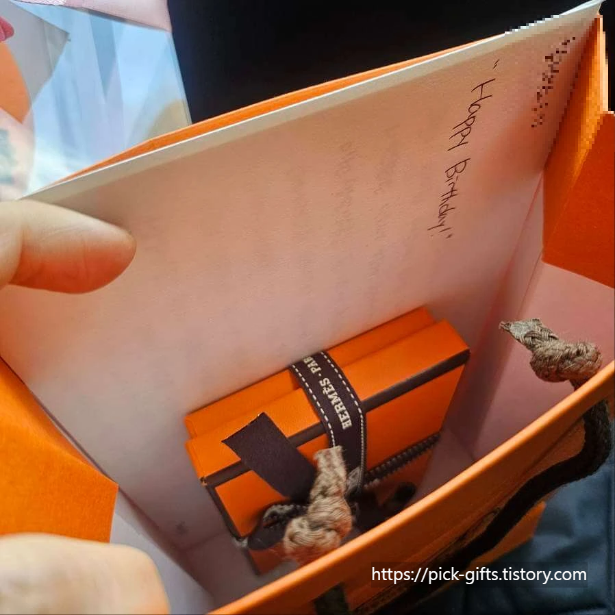 생일 선물로 받은 에르메스 칼비 카드지갑