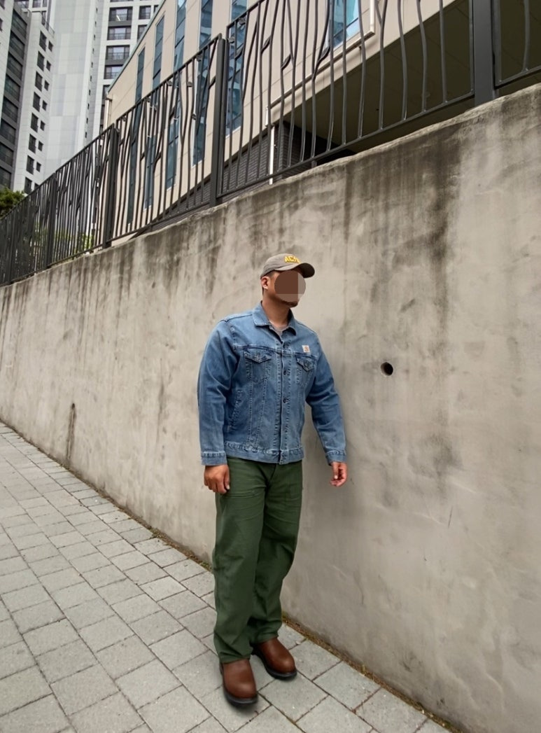 데일리룩('26. 4. 20.)아메리칸니들 ACDC 빈티지 볼캡, 무신사스탠다드 티셔츠, 칼하트 빈티지 청자켓, 무신사스탠다드 퍼티그 팬츠, 레드윙 페코스 2231 11인치 부츠