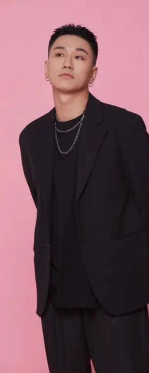 다나카를 연기하는 김경욱 코미디언 초청을 전면 재검토하기로 한 명량대첩축제