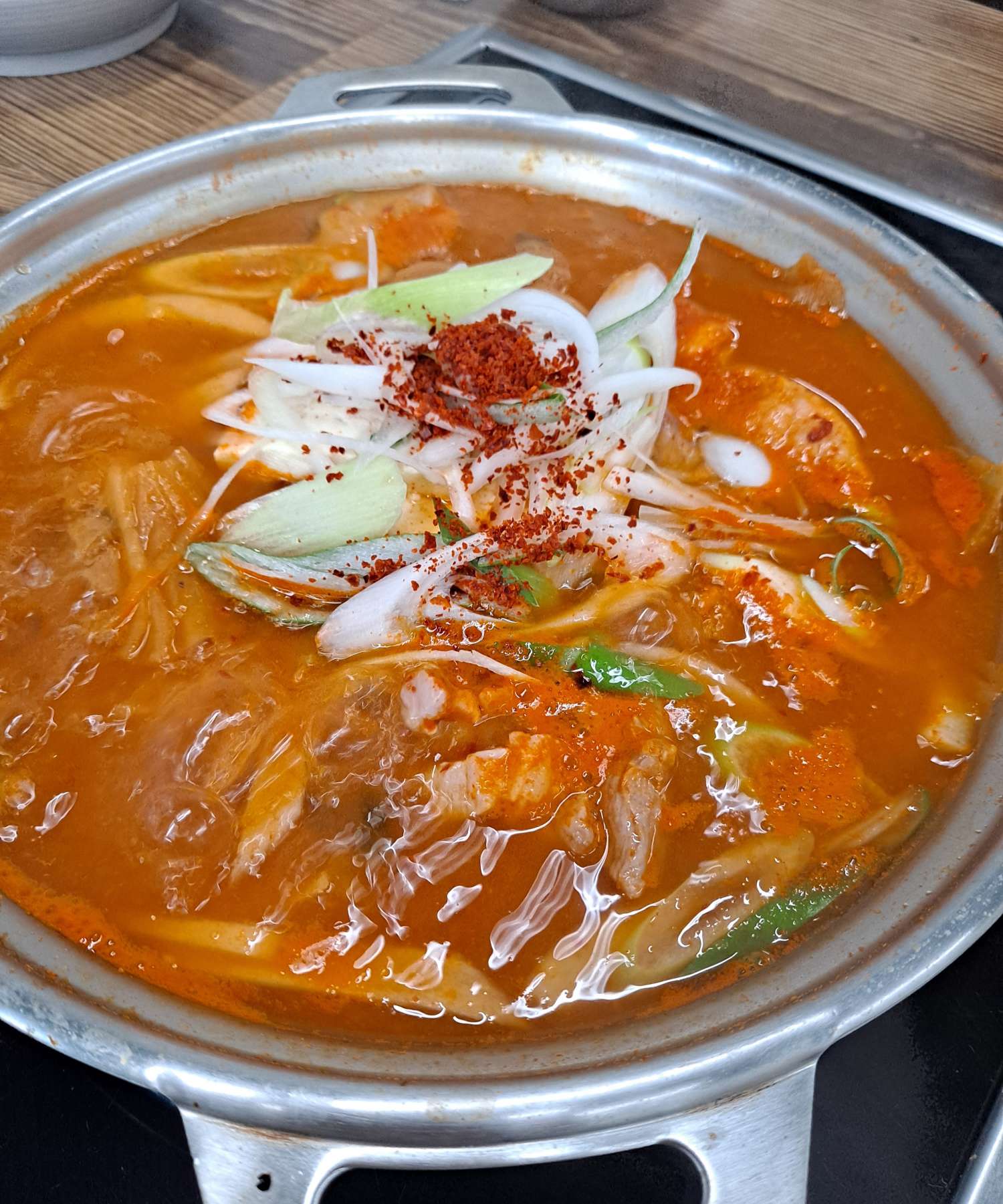 한옥집 김치찌개 나옴